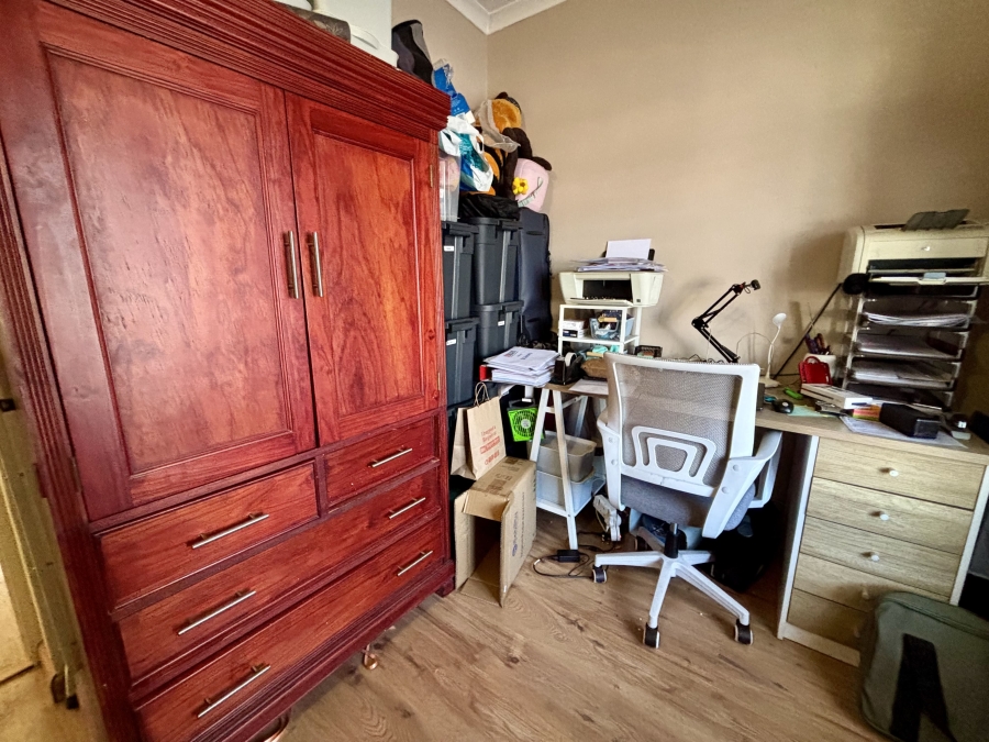 3 Bedroom Property for Sale in Vredekloof Heights Western Cape